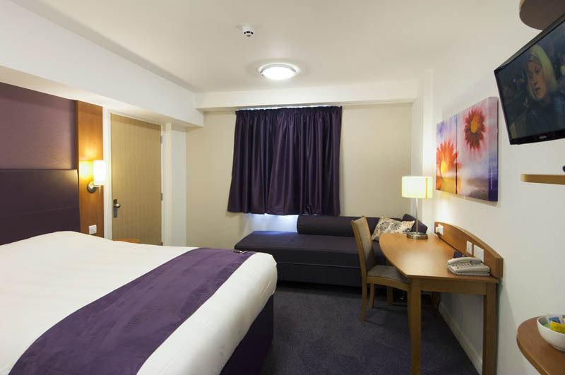 Premier Inn Бернлі Екстер'єр фото